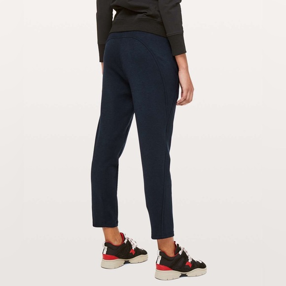 Lululemon City Sleek Sweatpant *28" True Navy Size 6 - Picture 3 of 12